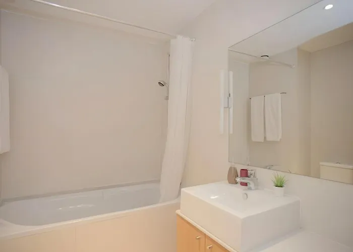 Blue Dragao - Modern Uptown With Free Parking Apartamento