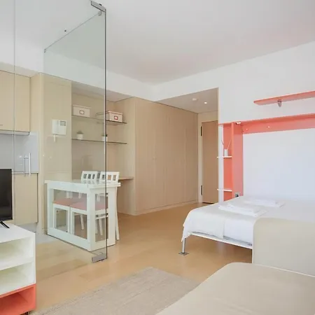 Blue Dragao - Modern Uptown With Free Parking Appartement *