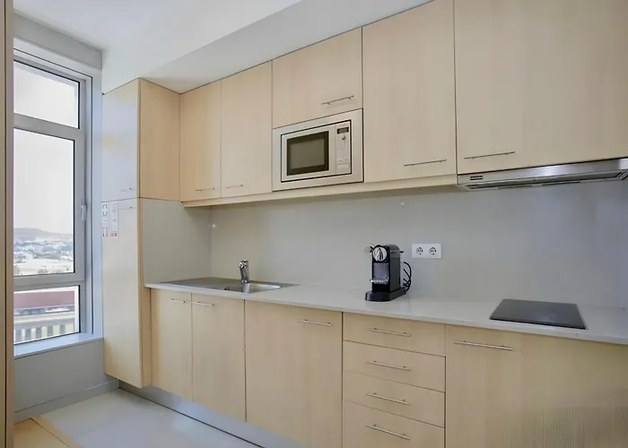 Blue Dragao - Modern Uptown With Free Parking Apartament *